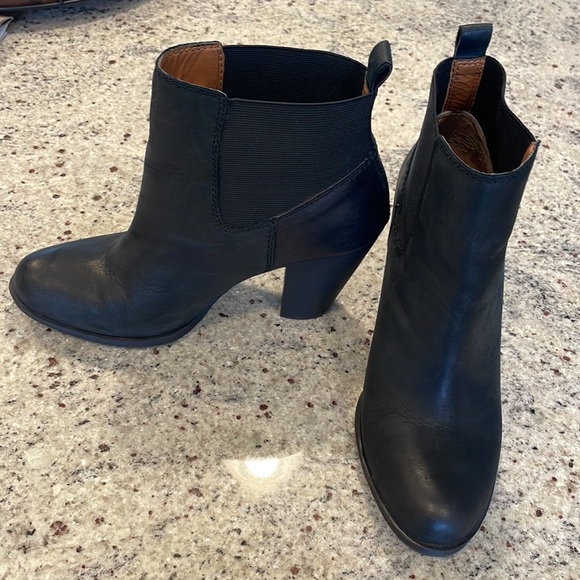 Lucky Brand size 8 black leather boots 31/2 inch - Picture 1 of 8